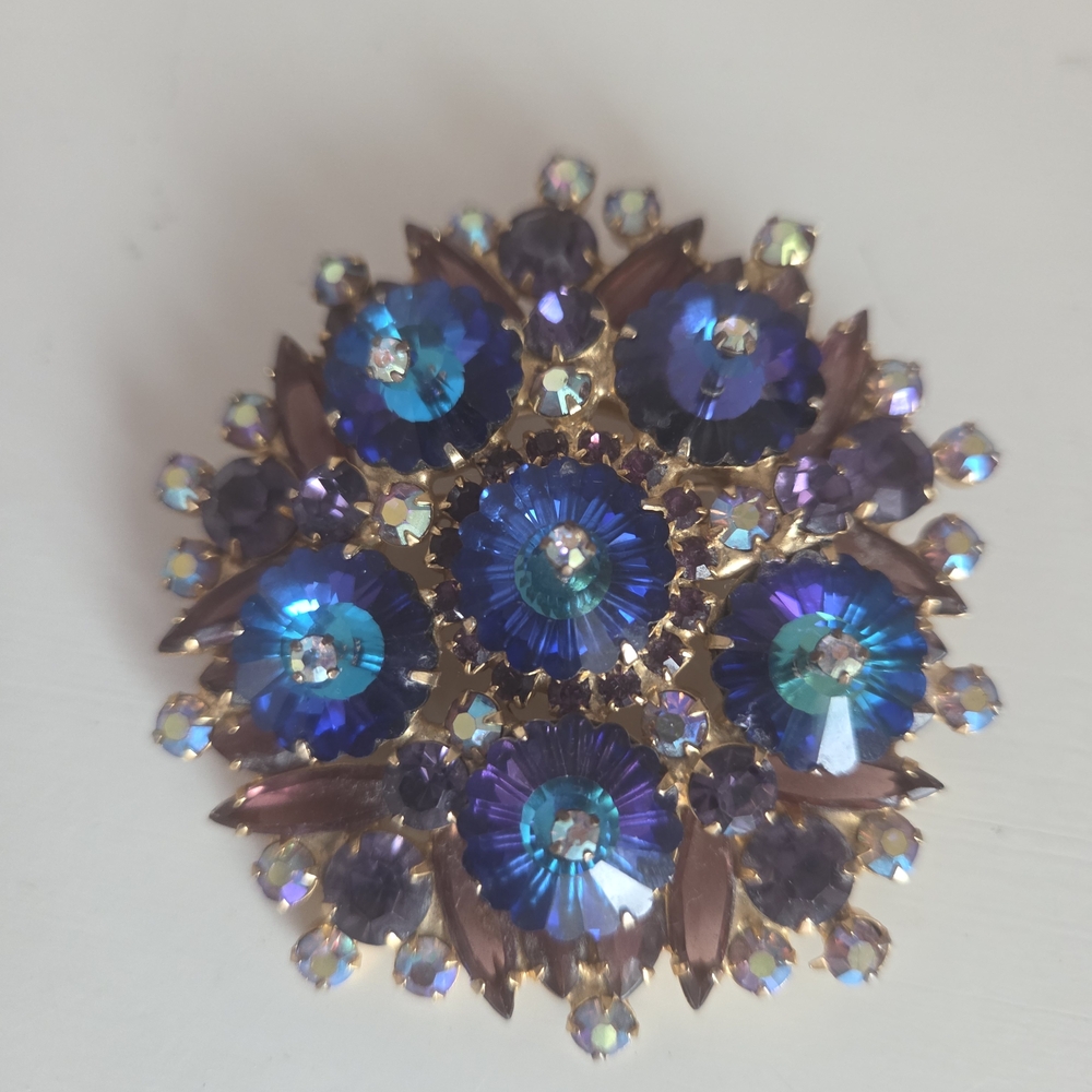Delizza Elster Elegant Blue and Purple Brooch 3"
